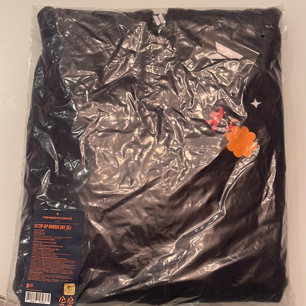 BTS Las Vegas Official Hoodie XL - New With Tags